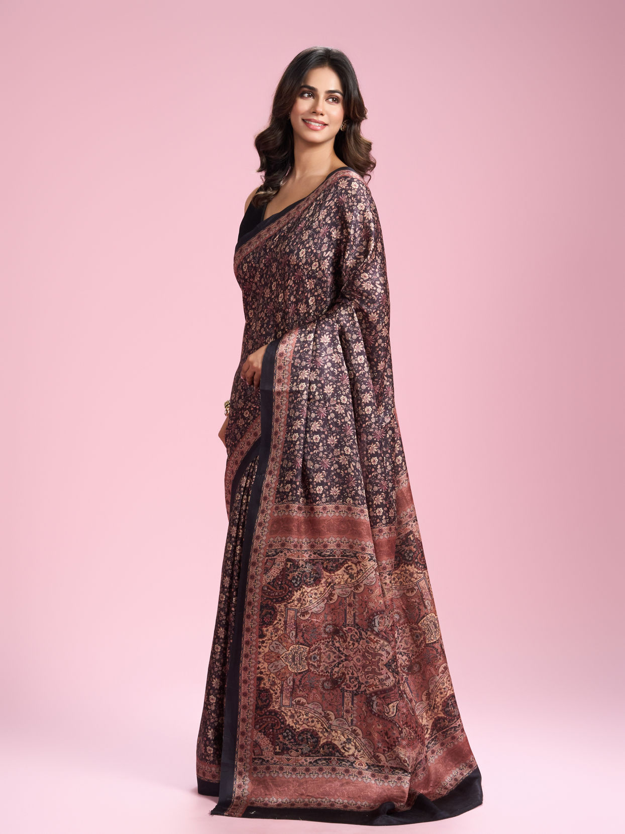 Mohey Women Elegant Black Drape Saree