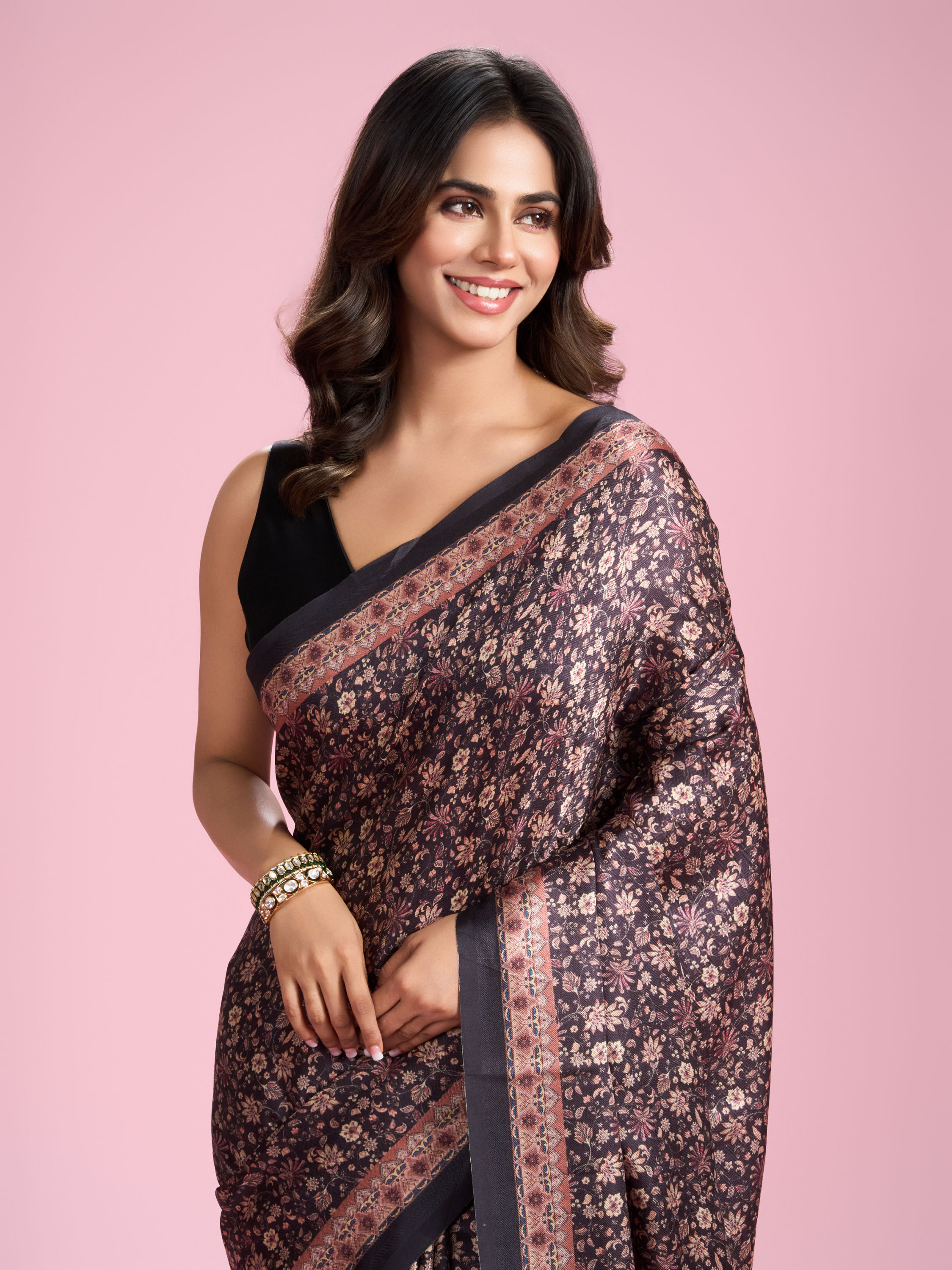 Mohey Women Elegant Black Drape Saree