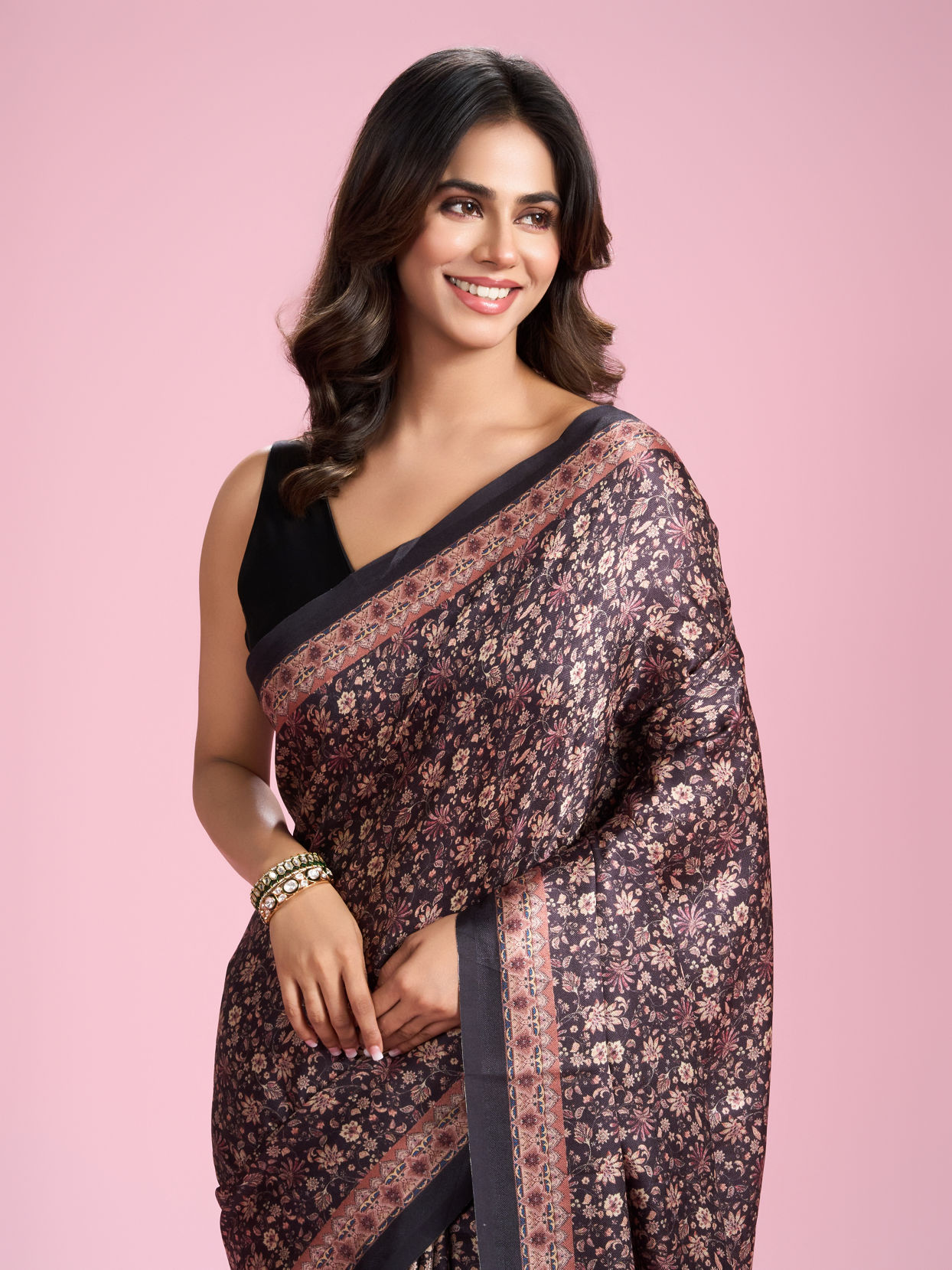 Mohey Women Elegant Black Drape Saree