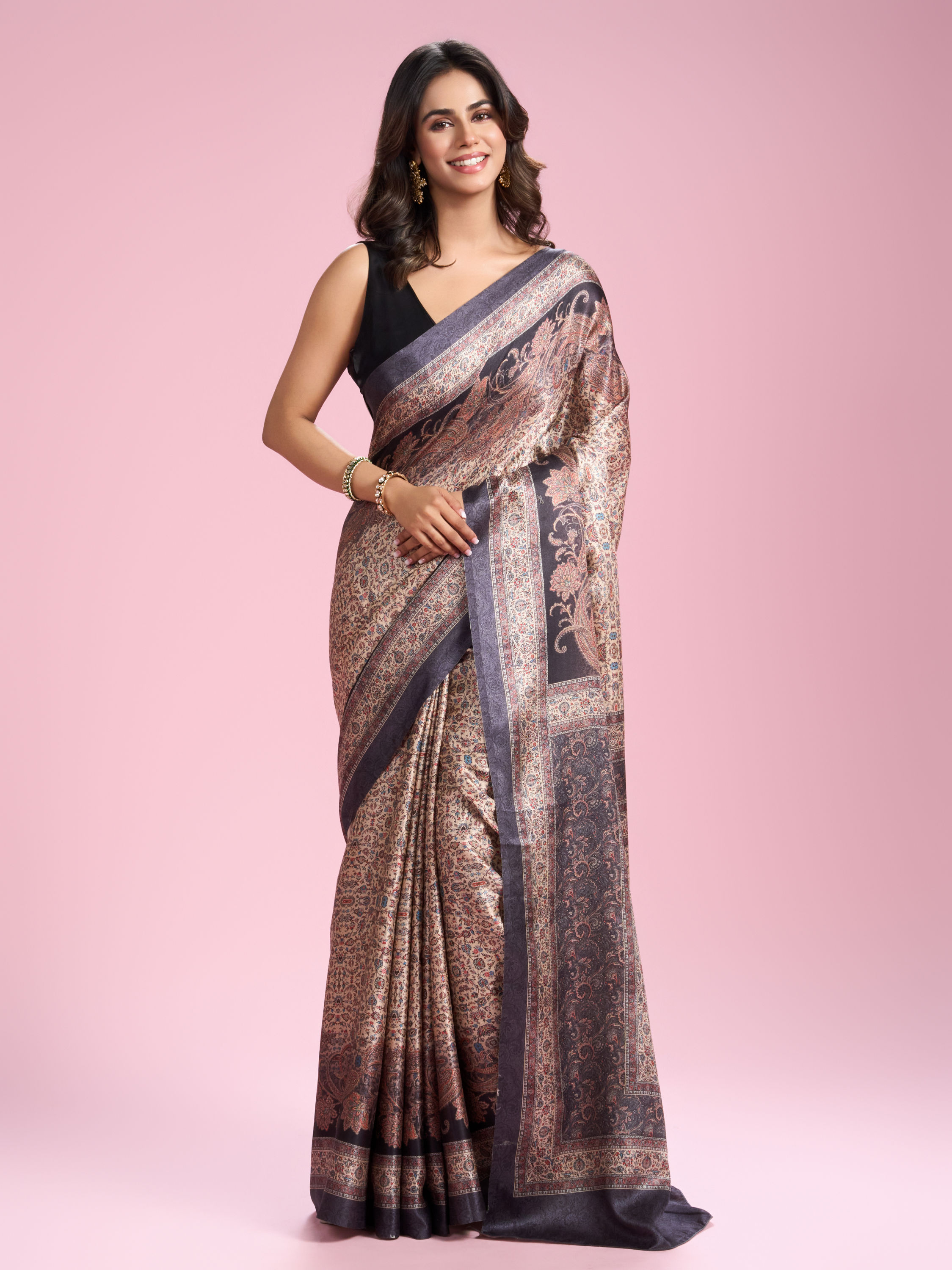 Mohey Women Cream Elegance Saree