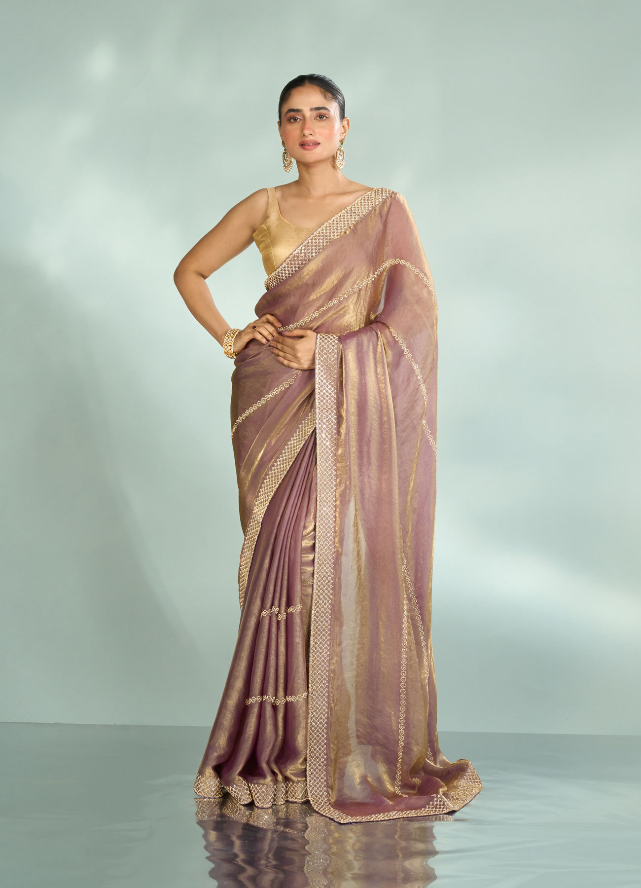 Mohey Women Purple Enchantment Organza Saree