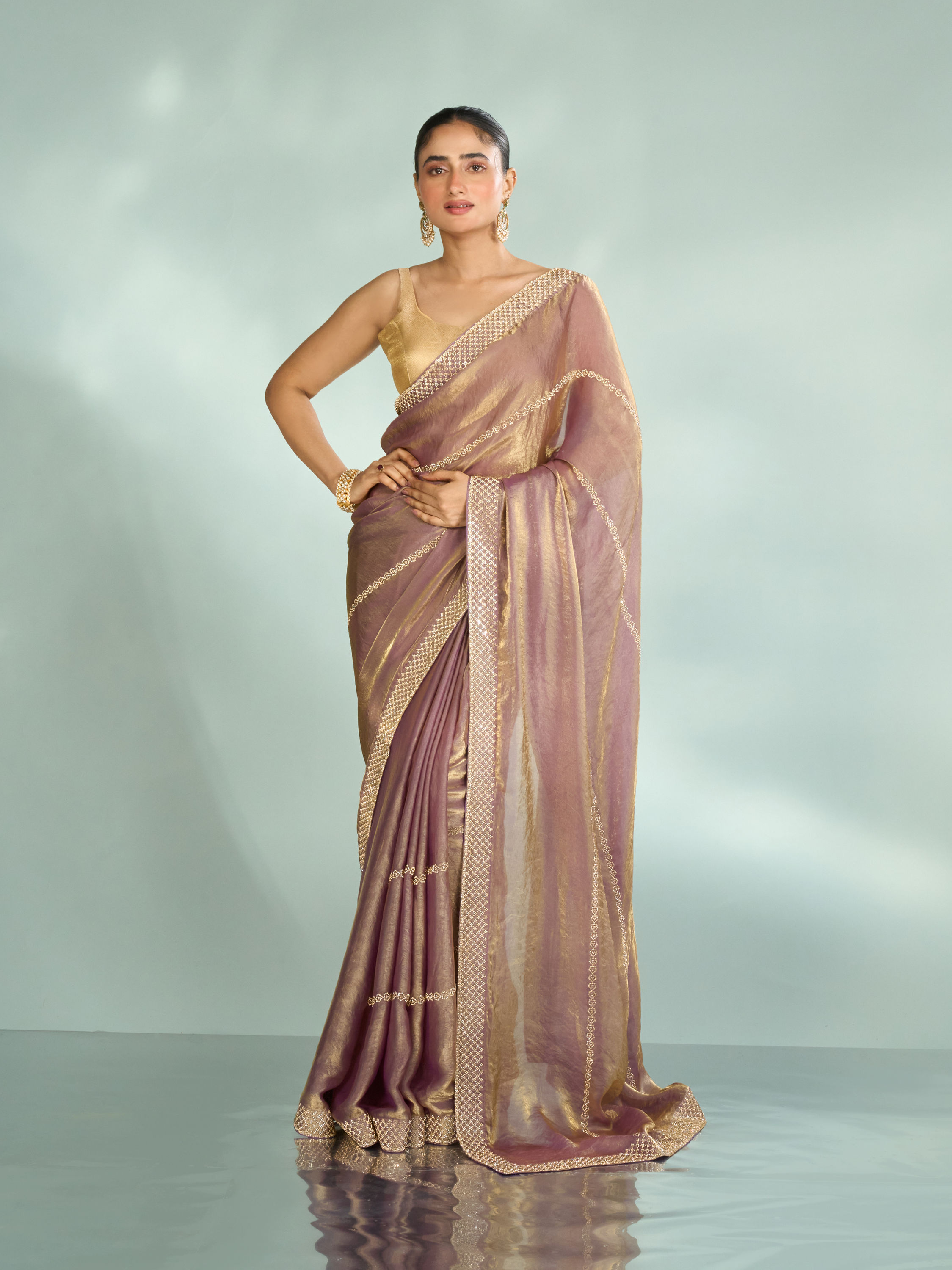 Mohey Women Purple Enchantment Organza Saree