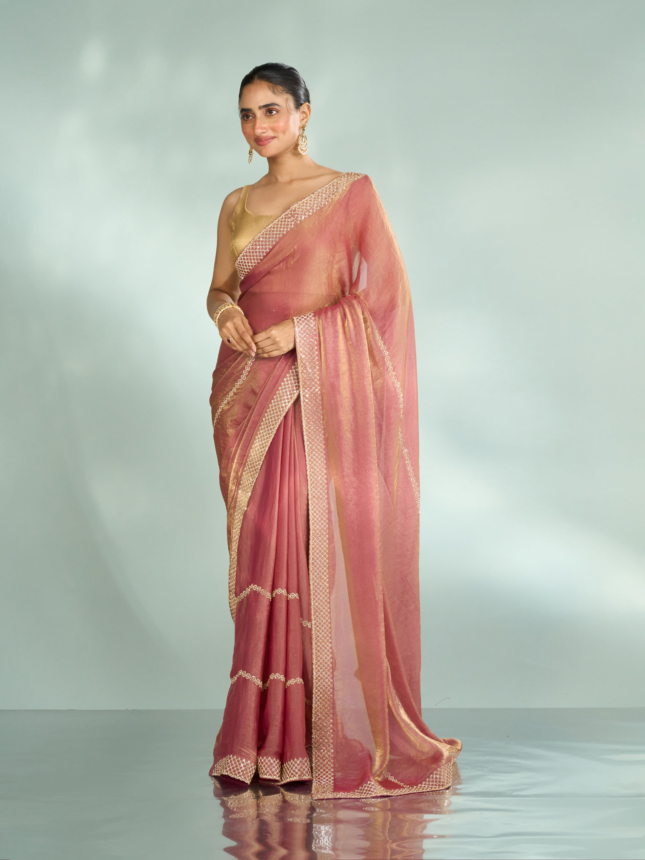 Mohey Women Elegant Pink Organza Saree