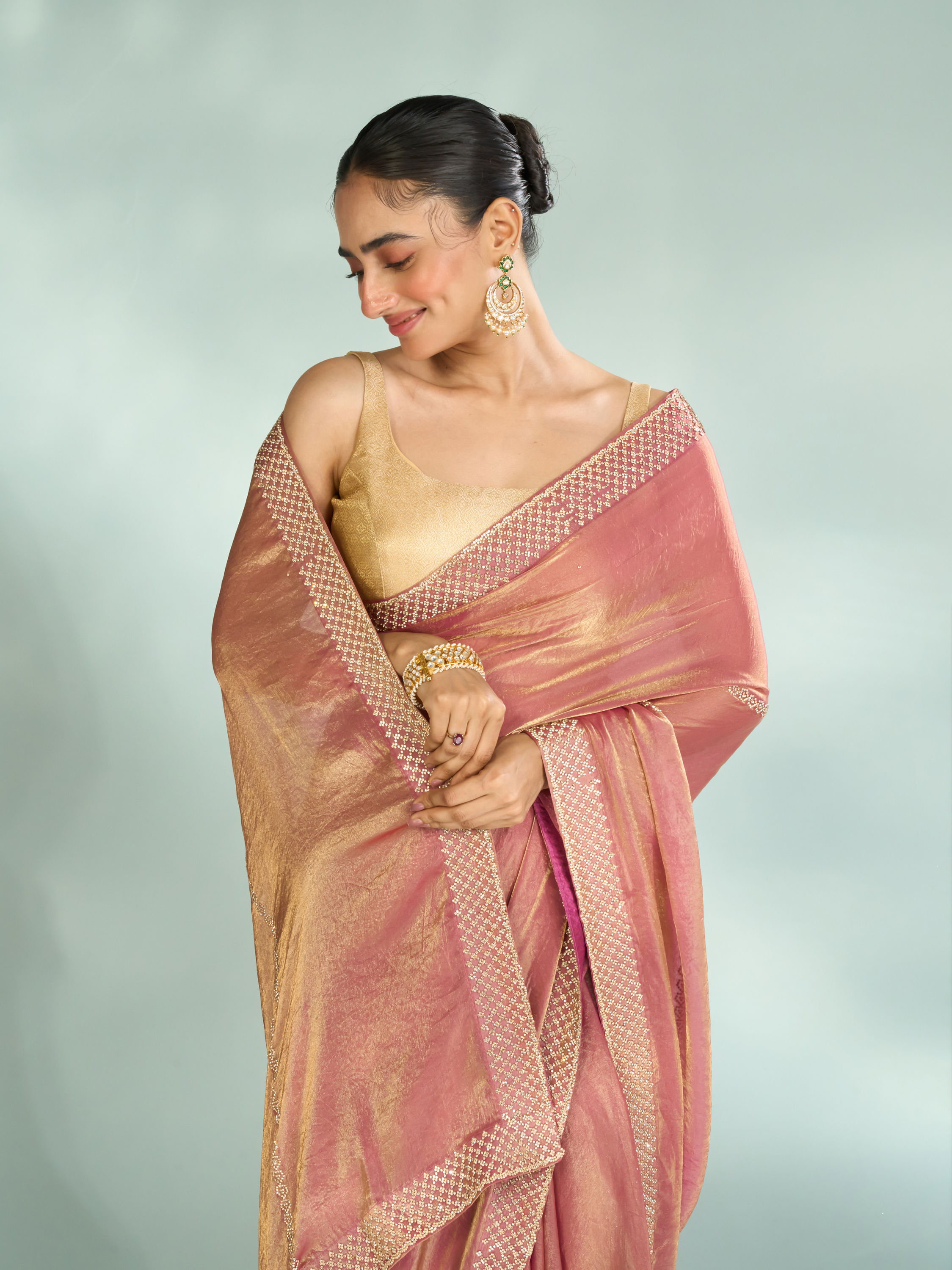 Mohey Women Elegant Pink Organza Saree