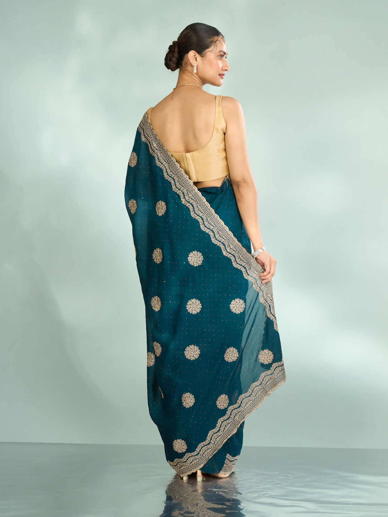 Mohey Women Emerald Aura Saree