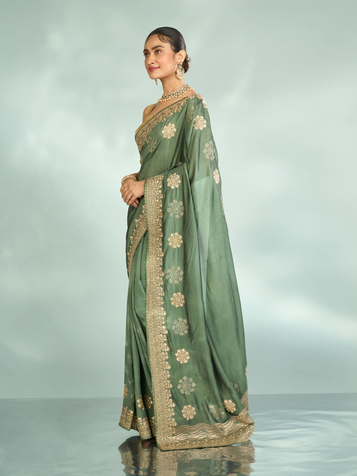 Mohey Women Pista Green Opulence Saree