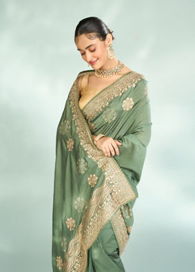 Mohey Women Pista Green Opulence Saree