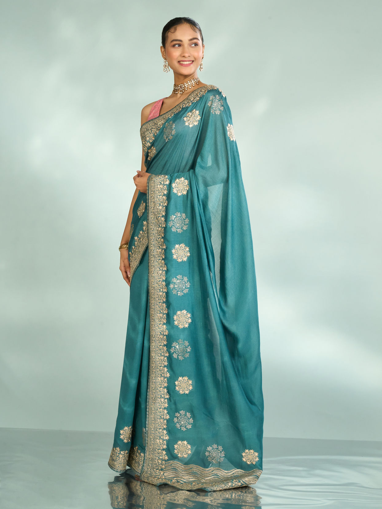 Mohey Women Elegant Light Blue Saree