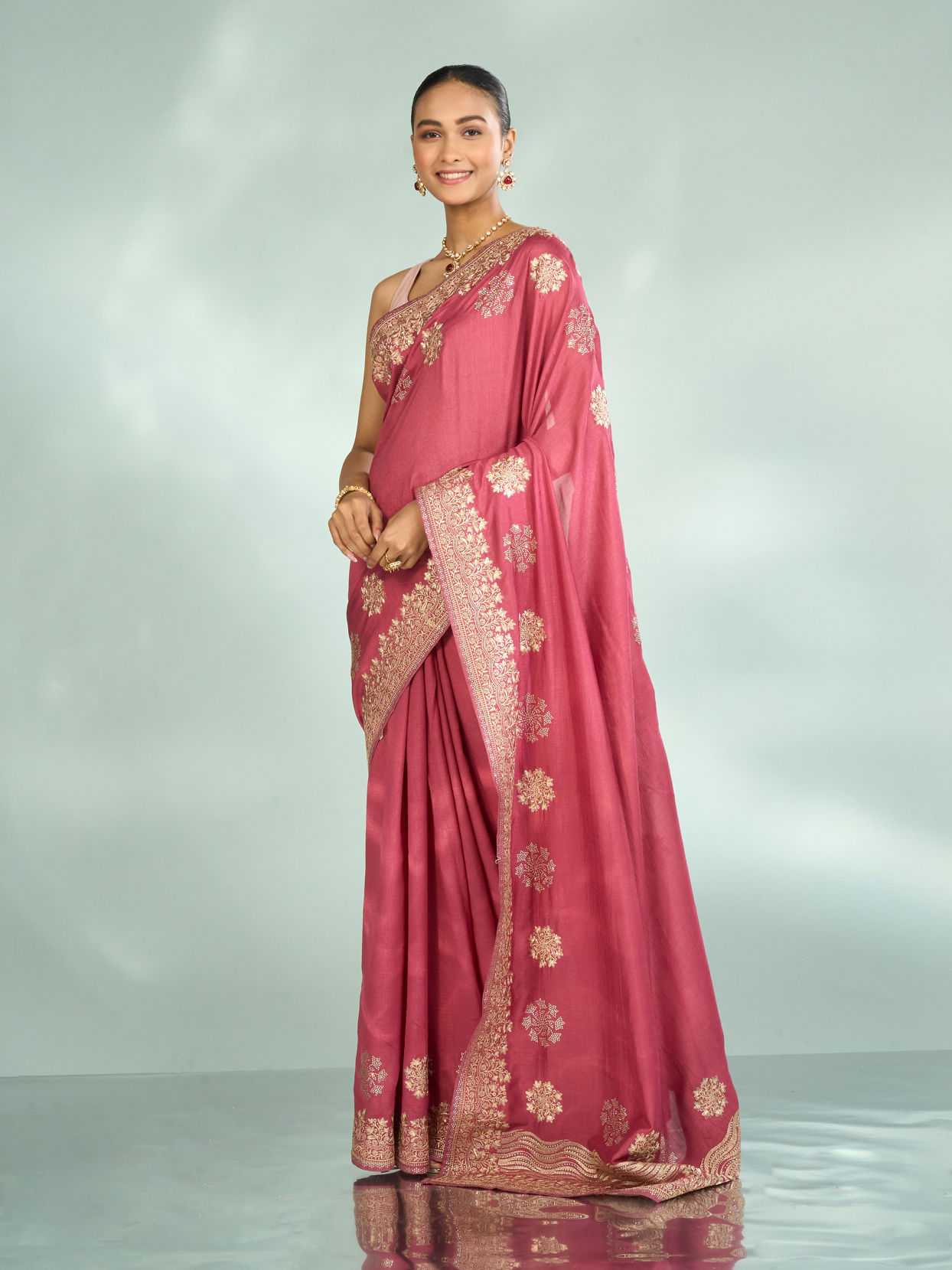 Mohey Women Pink Elegance Saree