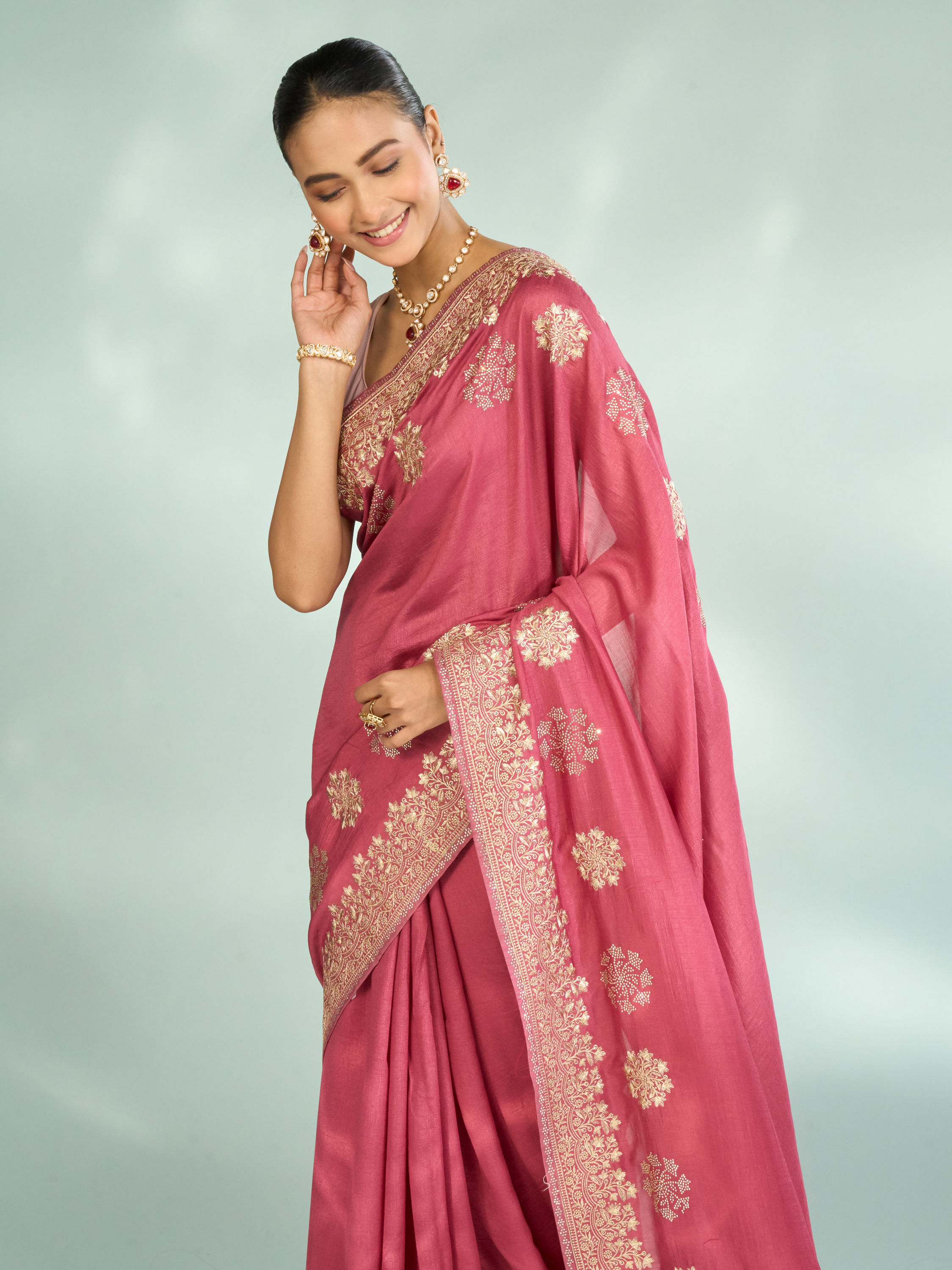 Mohey Women Pink Elegance Saree