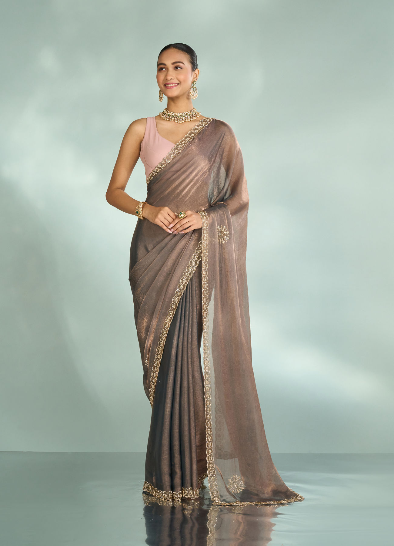 Mohey Women Elegant Grey Chinon Saree