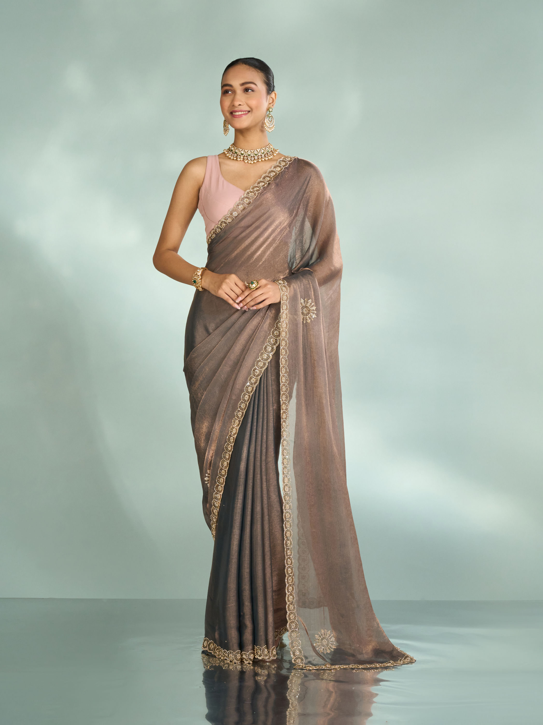 Mohey Women Elegant Grey Chinon Saree