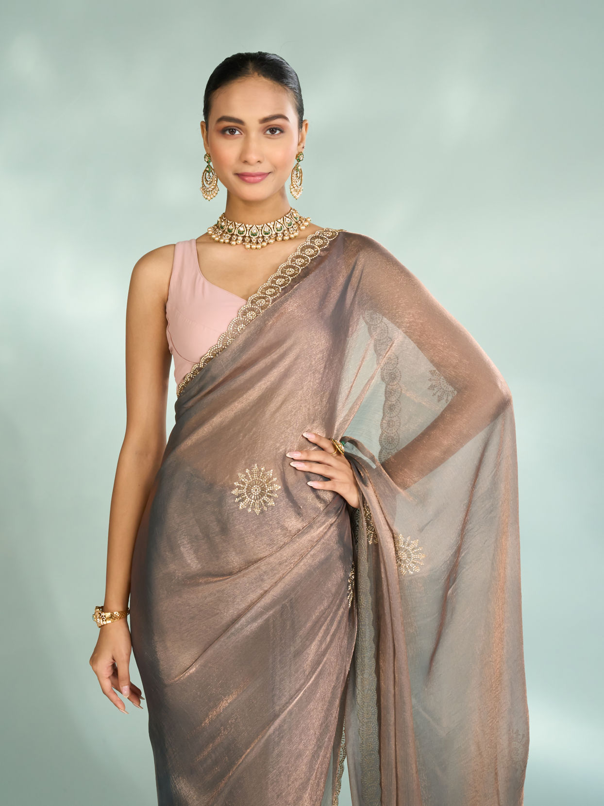Mohey Women Elegant Grey Chinon Saree