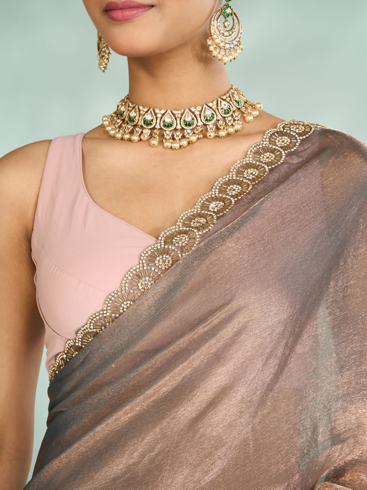Mohey Women Elegant Grey Chinon Saree