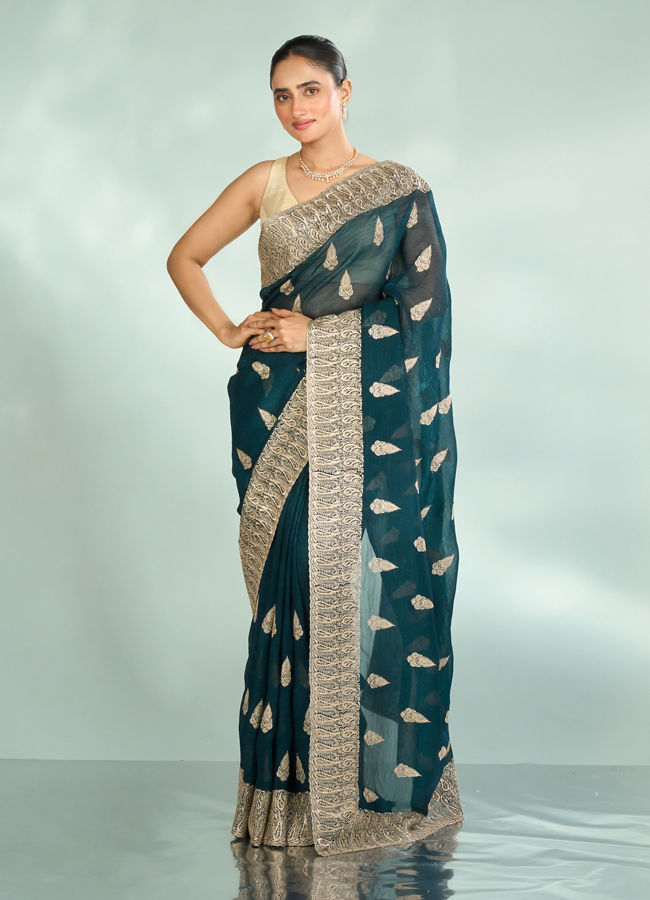 Mohey Women Tantalizing Green Organza Saree