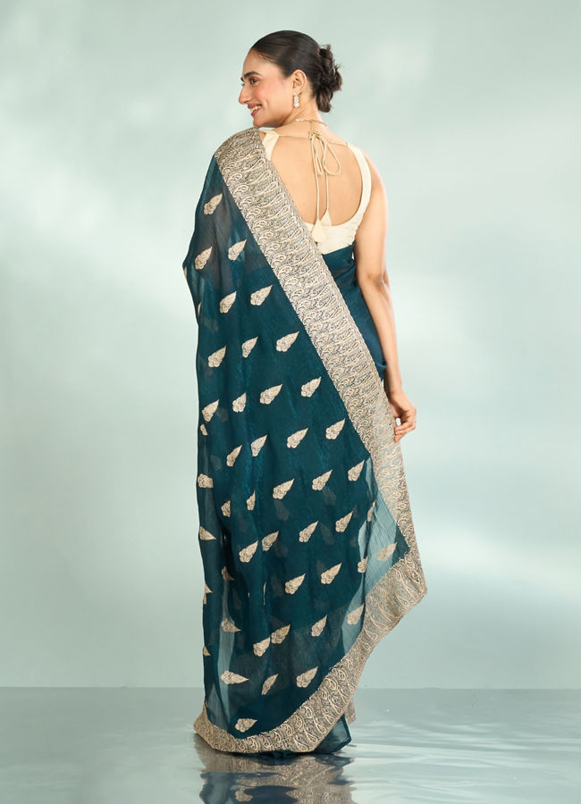 Mohey Women Tantalizing Green Organza Saree