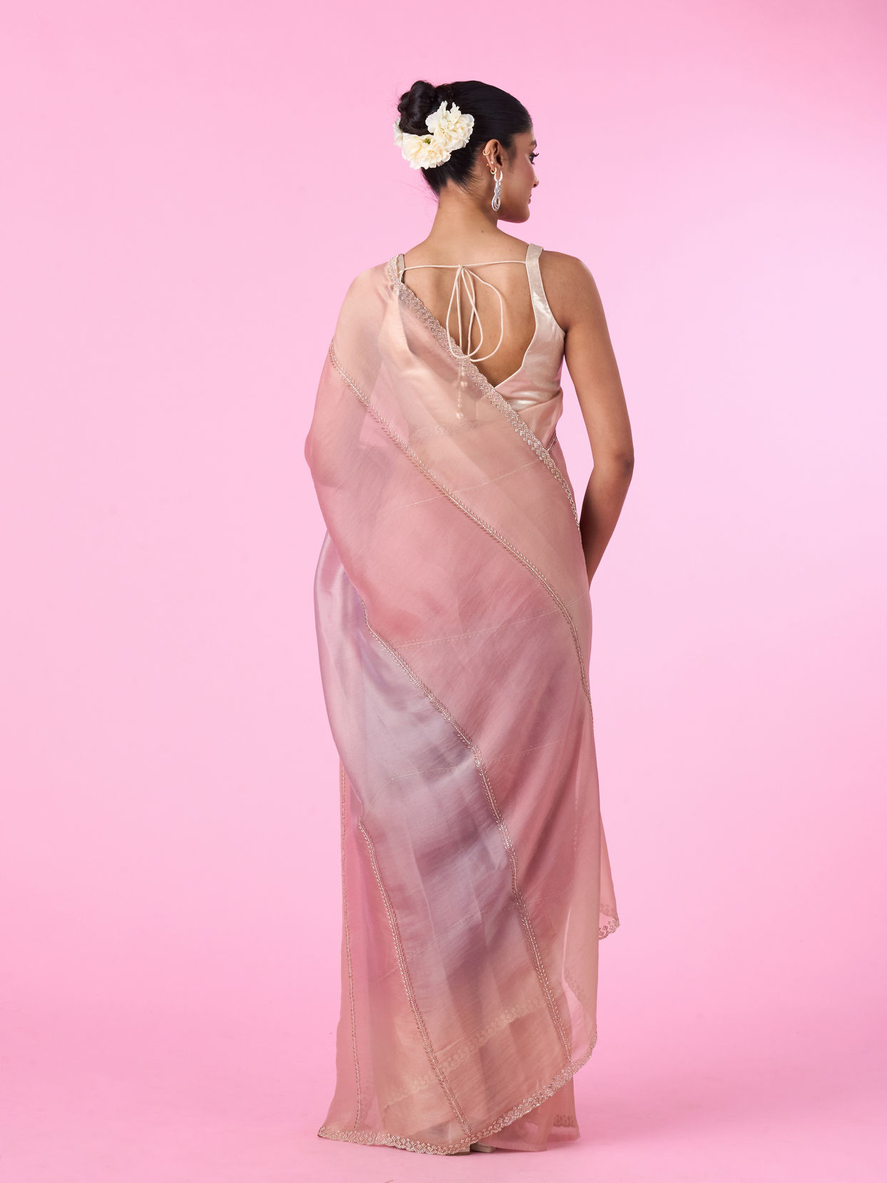 Mohey Women Pink Organza Saree