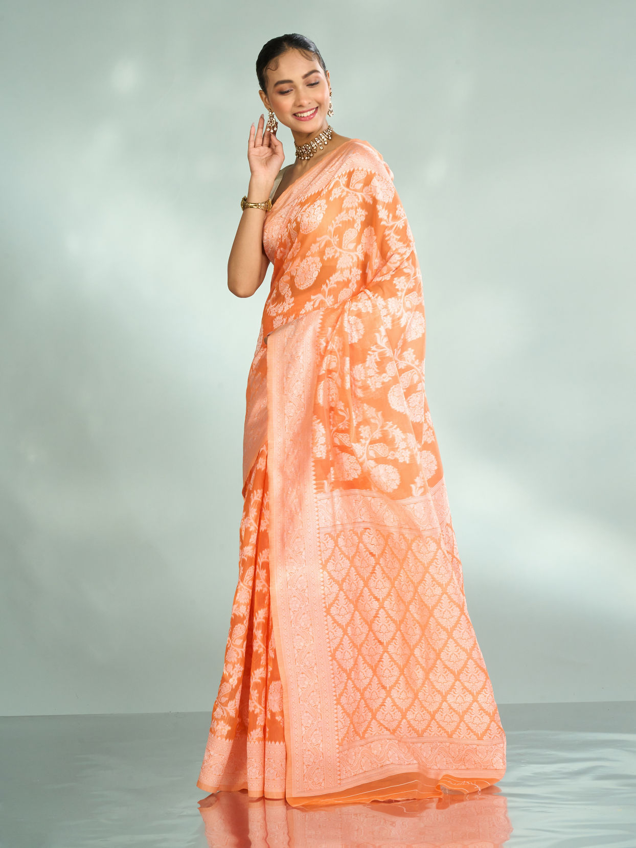 Mohey Women Vibrant Orange Saree