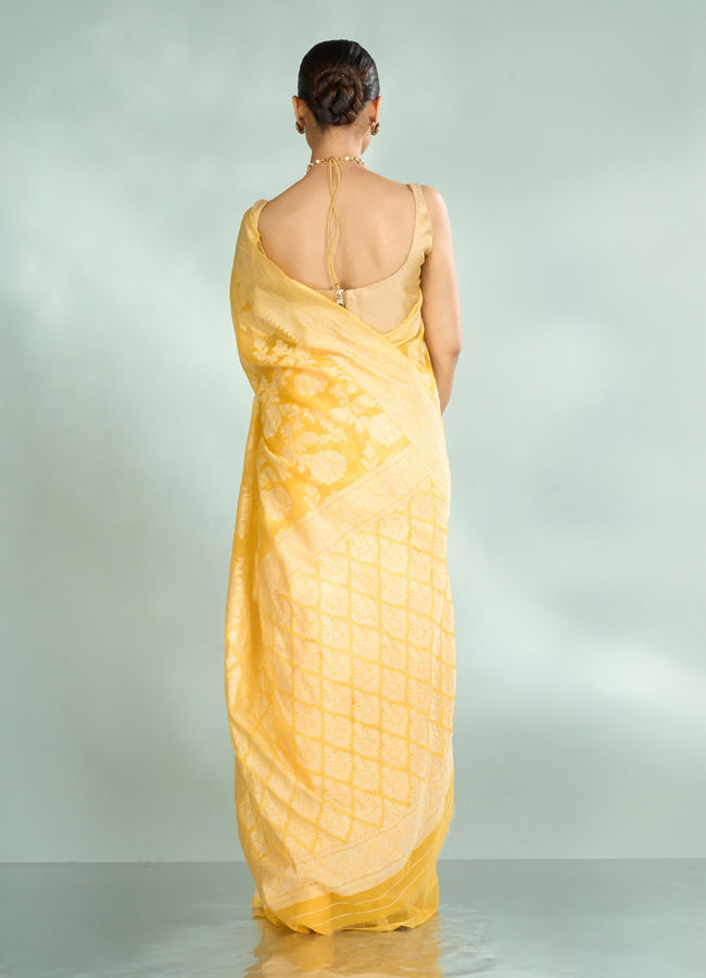 Mohey Women Lustrous Yellow Saree Ensemble