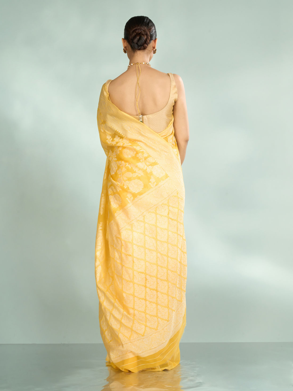 Mohey Women Lustrous Yellow Saree Ensemble