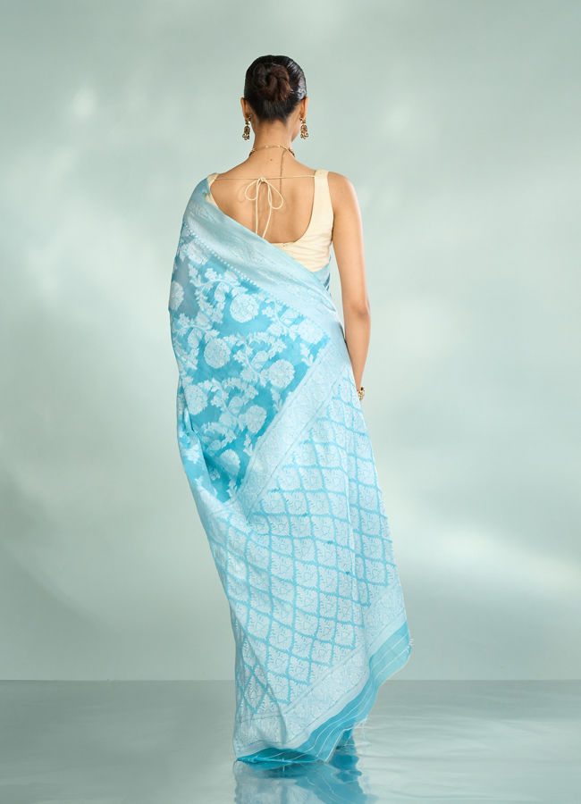 Mohey Women Elegant Light Blue Charm Saree