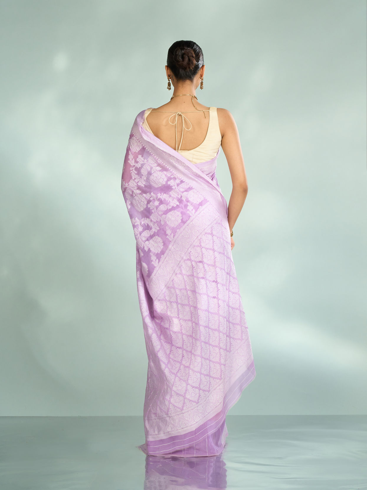 Mohey Women Purple Elegance Art Silk Saree
