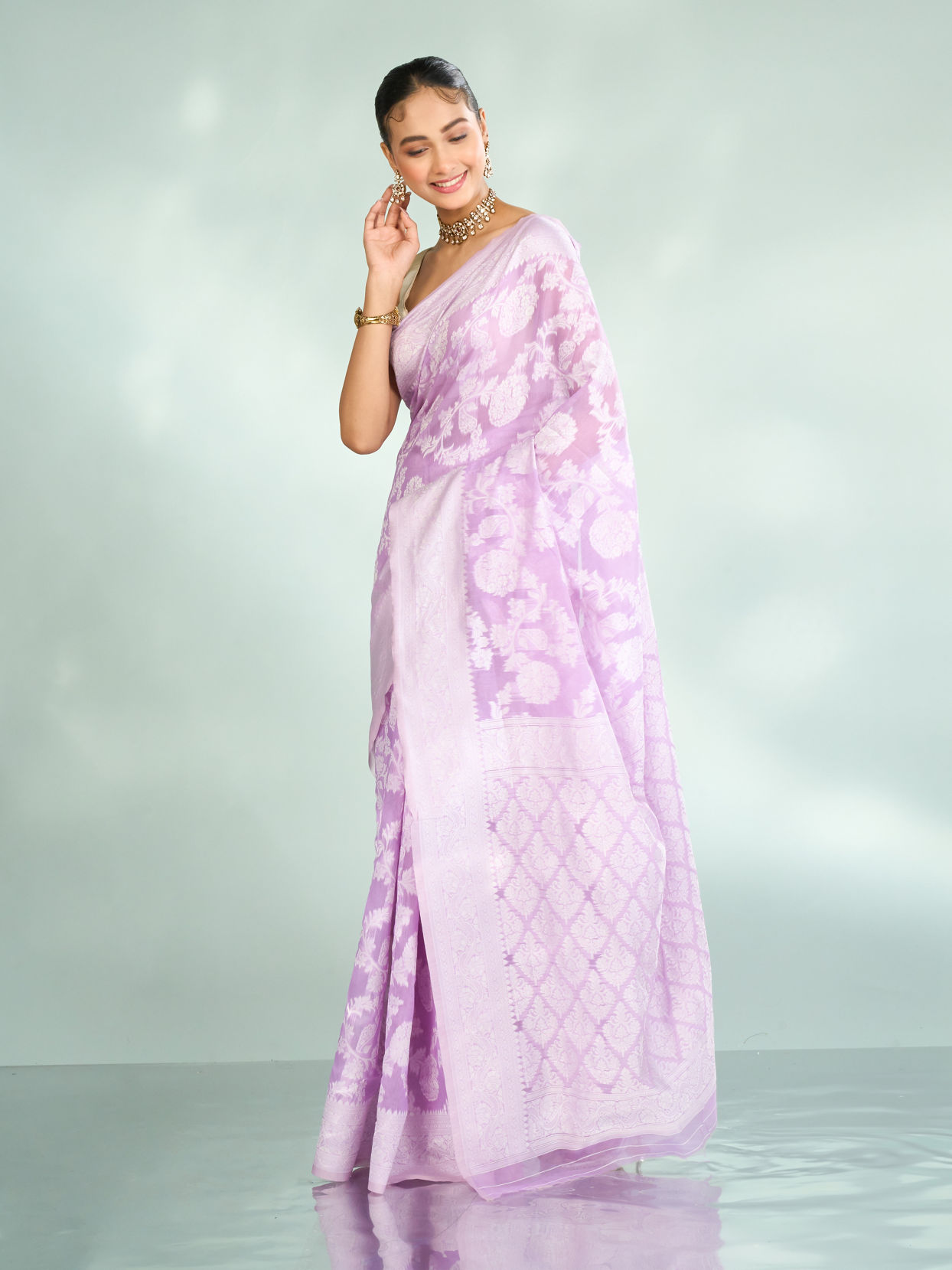 Mohey Women Purple Elegance Art Silk Saree