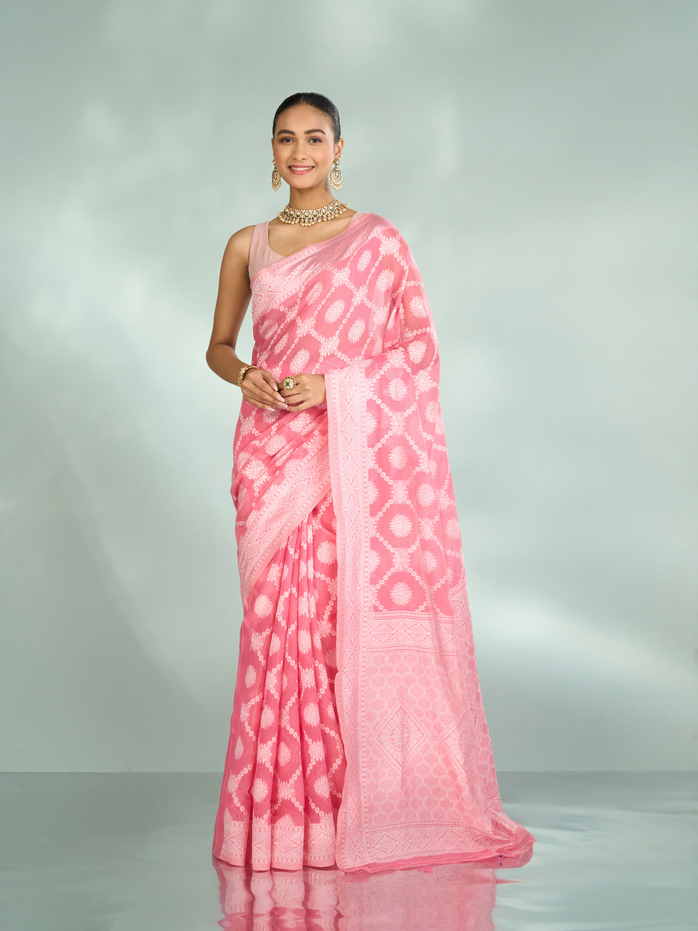 Mohey Women Pink Radiance Saree