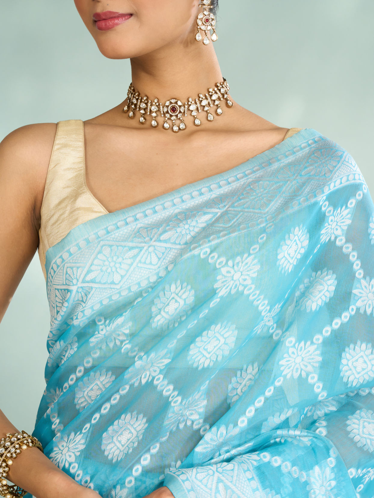 Mohey Women Elegant Light Blue Saree