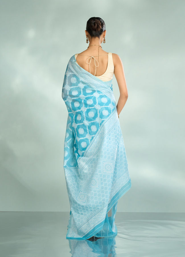 Mohey Women Elegant Light Blue Saree