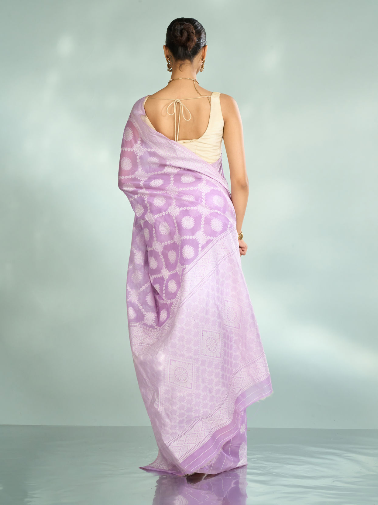 Mohey Women Lilac Elegance Art Silk Saree