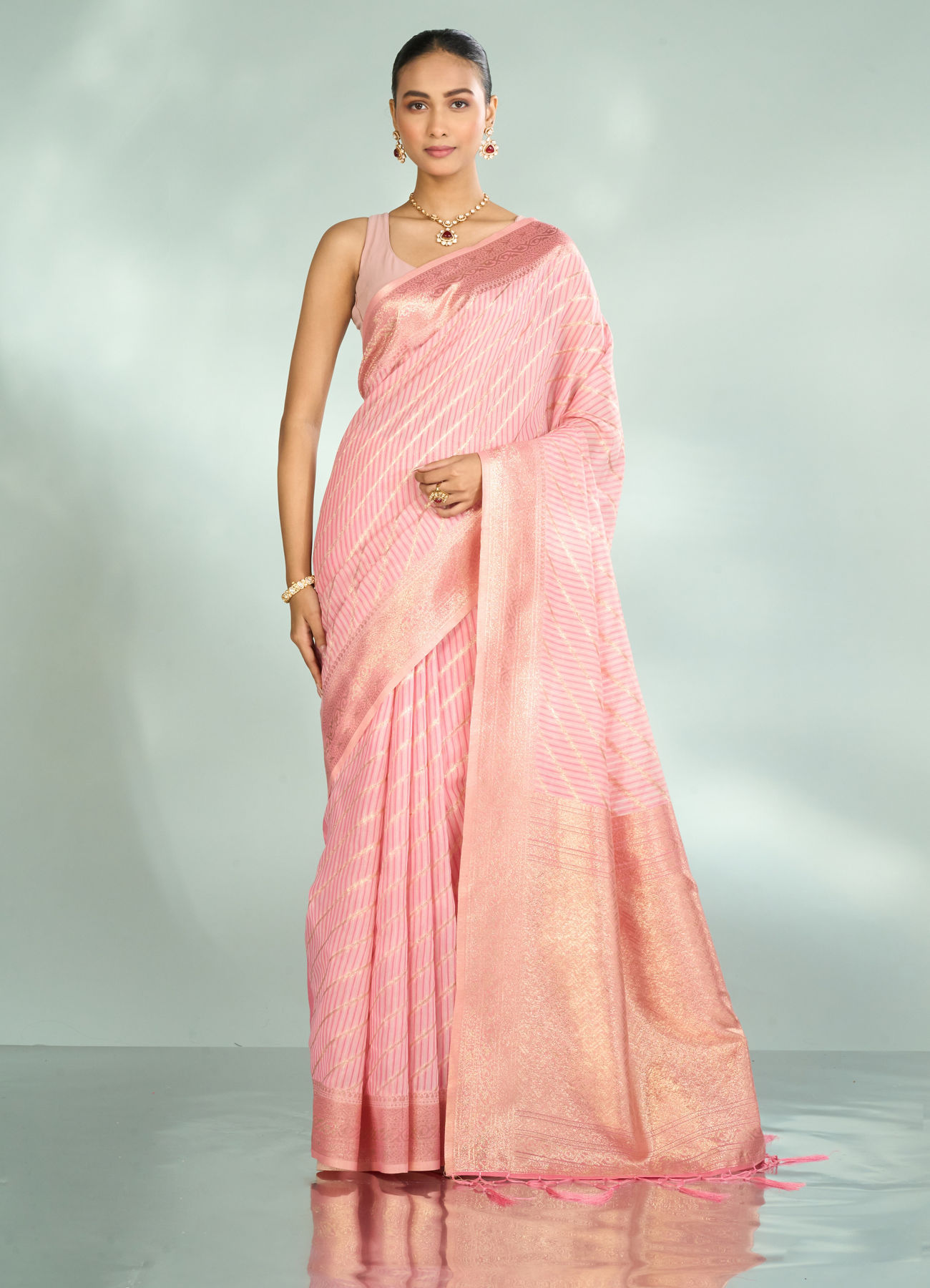 Mohey Women Pink Elegance Radiant Saree