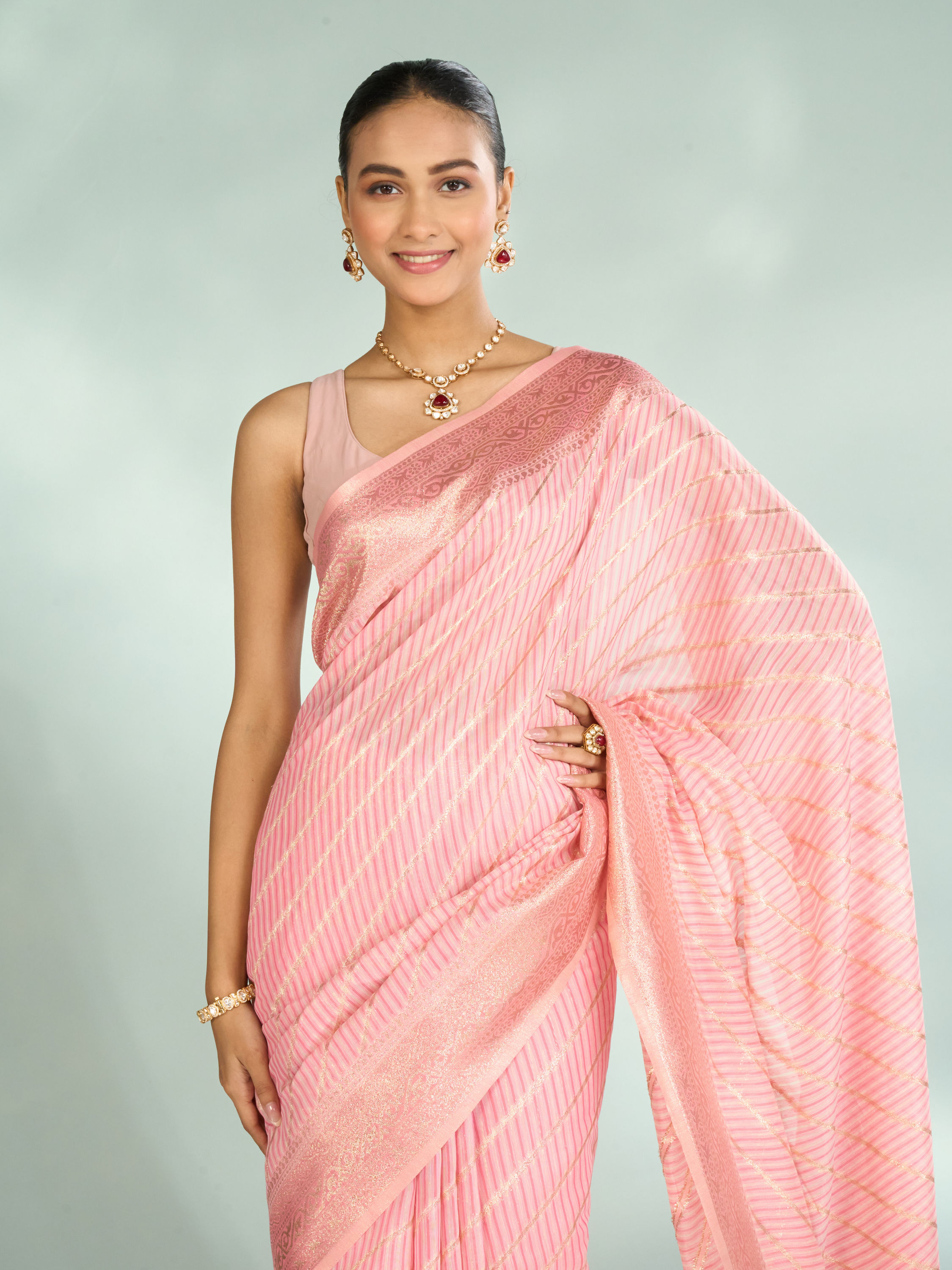 Mohey Women Pink Elegance Radiant Saree