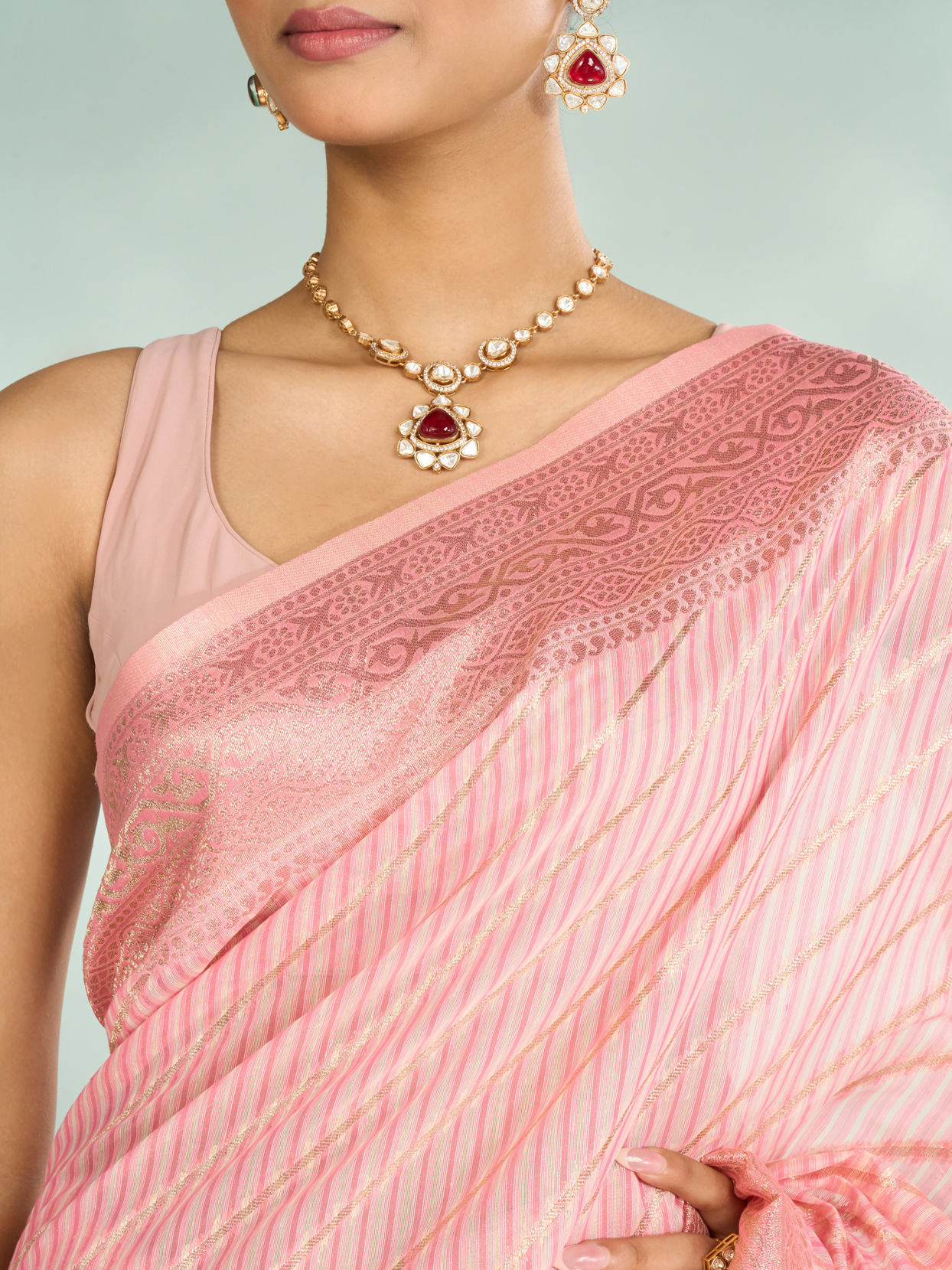 Mohey Women Pink Elegance Radiant Saree