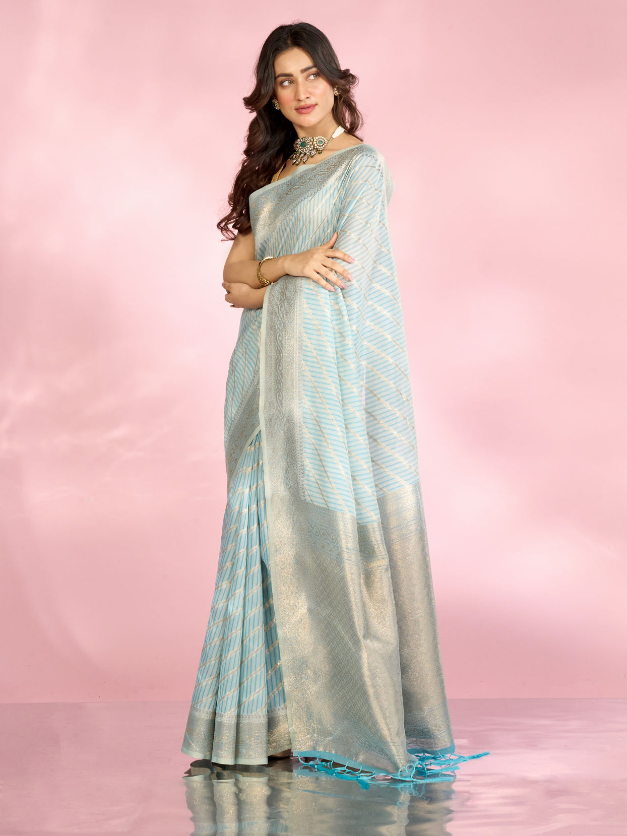Mohey Women Ethereal Light Blue Saree
