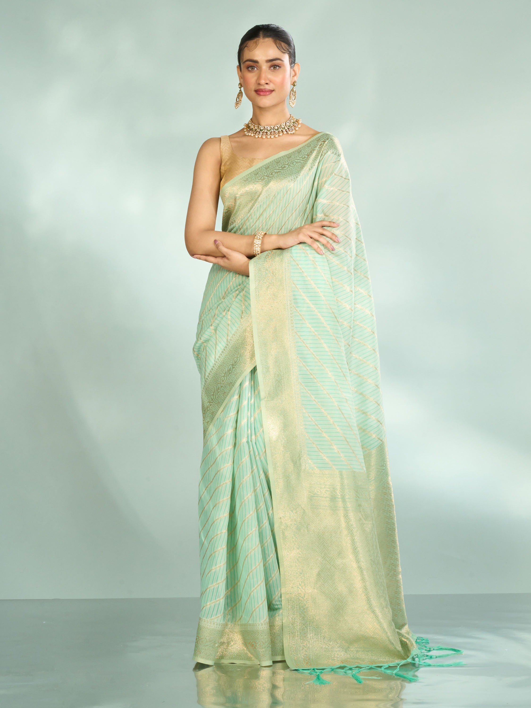Mohey Women Sea Green Opulence Saree