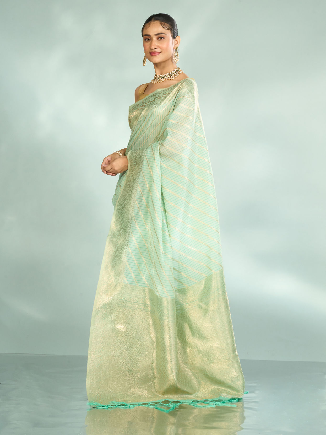 Mohey Women Sea Green Opulence Saree
