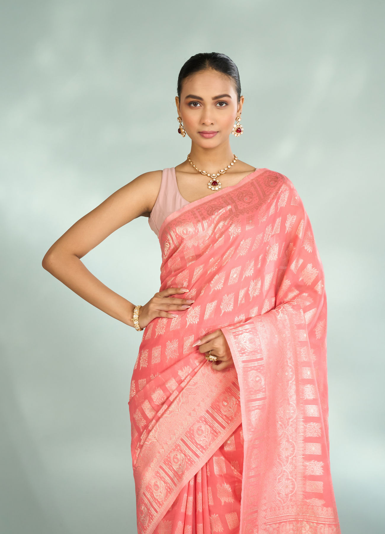 Mohey Women Pink Aesthetic Saree