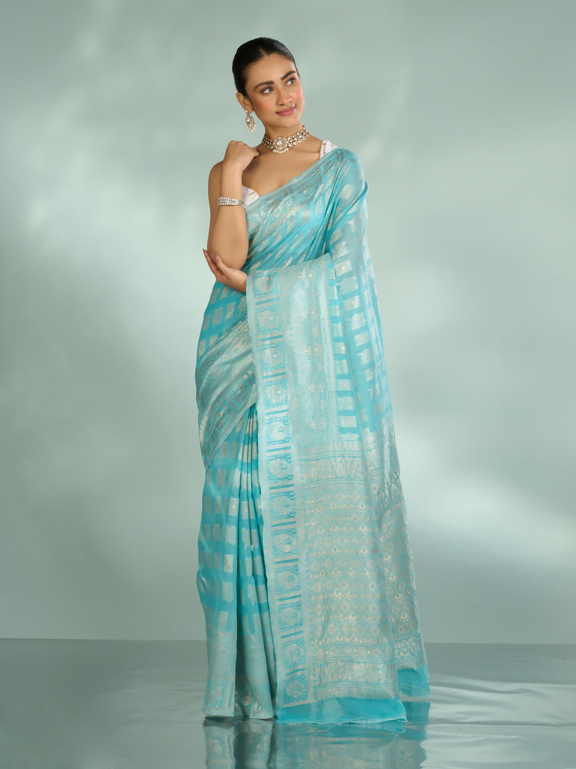 Mohey Women Luminous Light Blue Splendor Saree