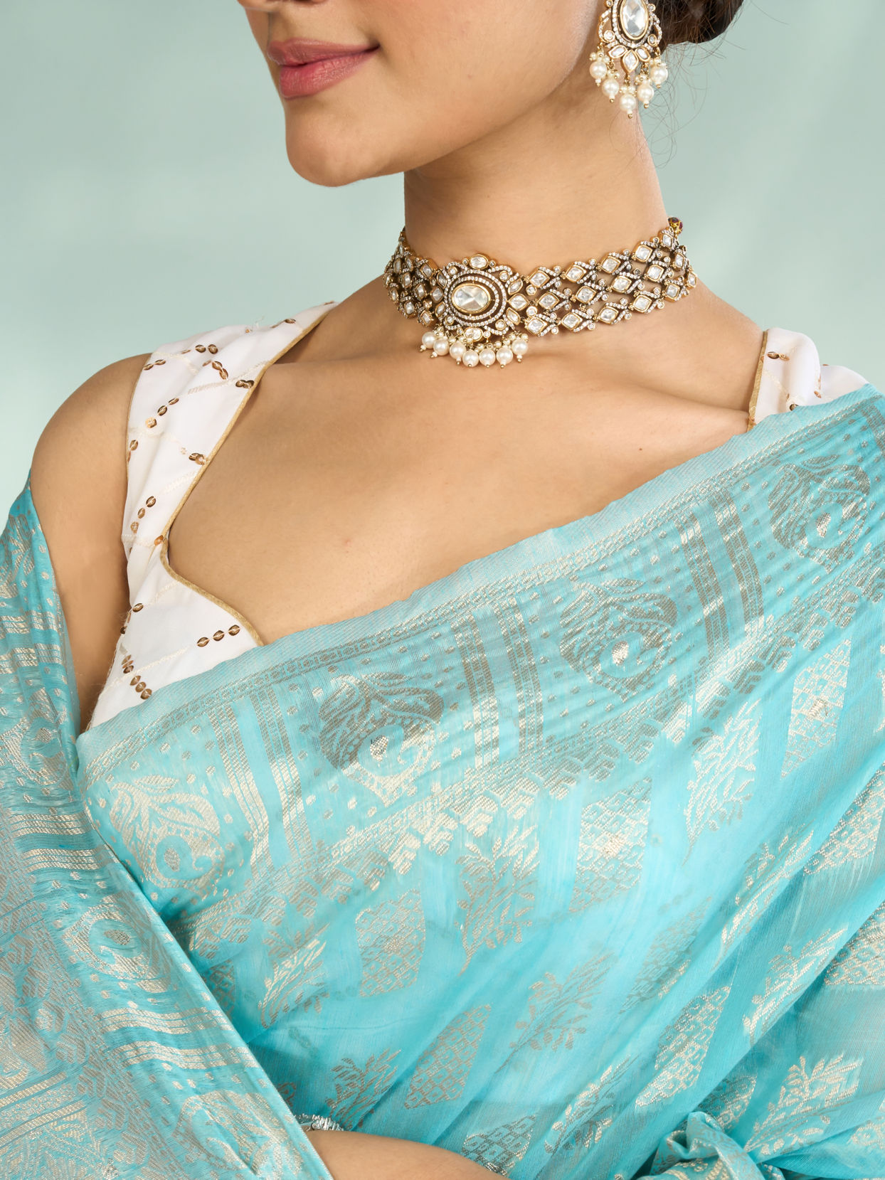 Mohey Women Luminous Light Blue Splendor Saree