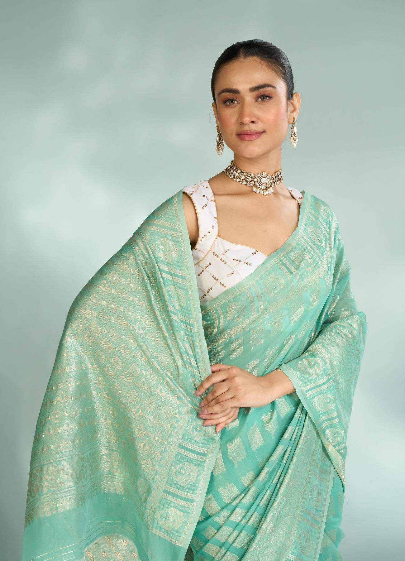 Mohey Women Emerald Elegance Art Silk Saree