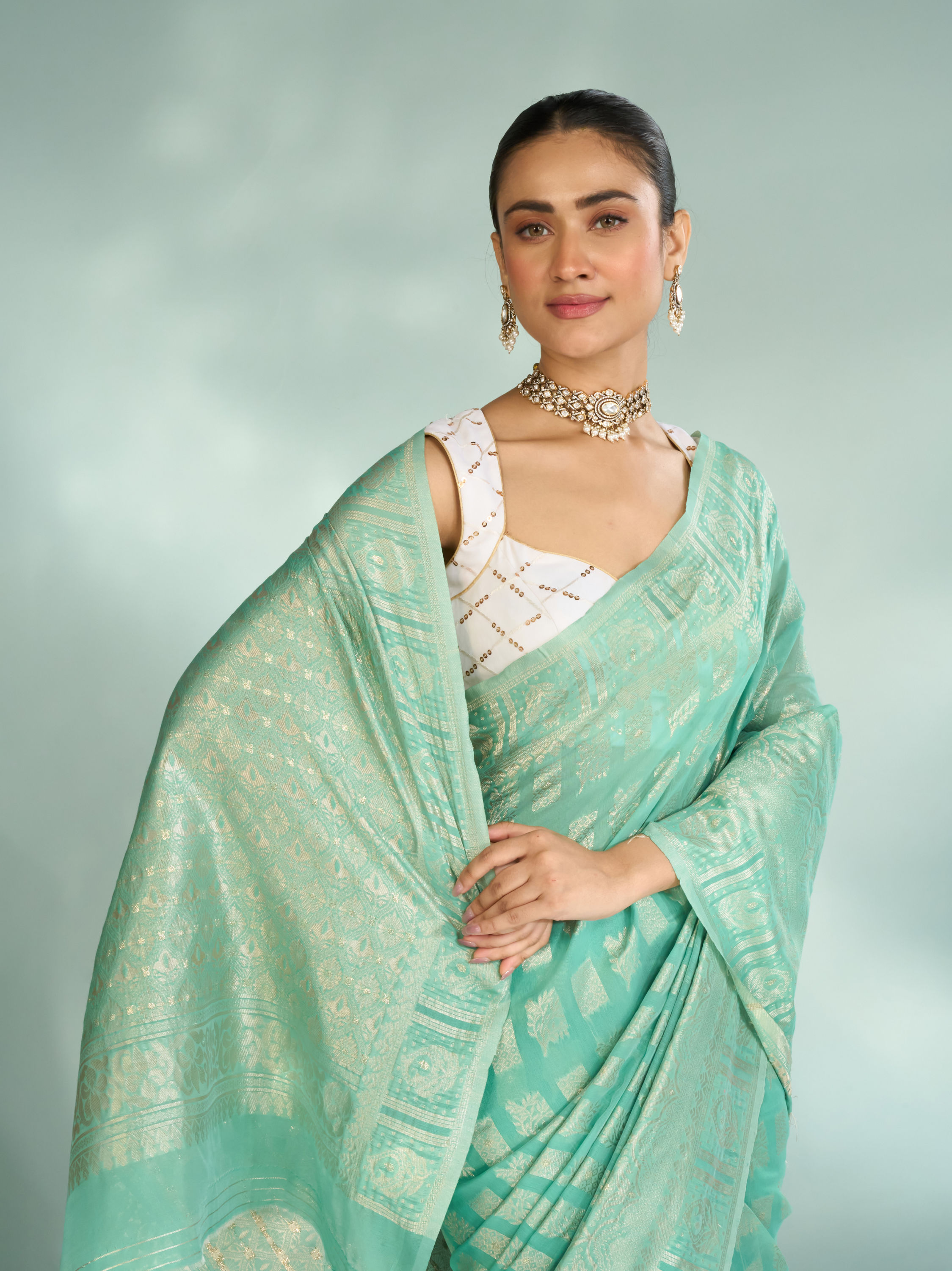 Mohey Women Emerald Elegance Art Silk Saree