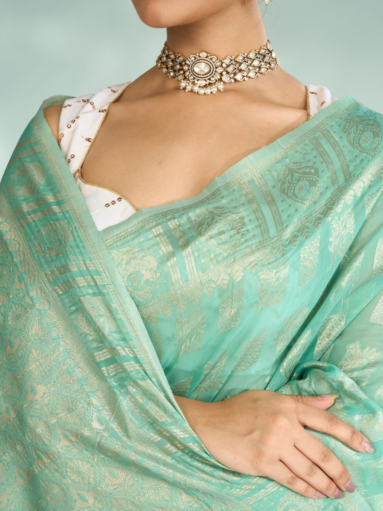 Mohey Women Emerald Elegance Art Silk Saree
