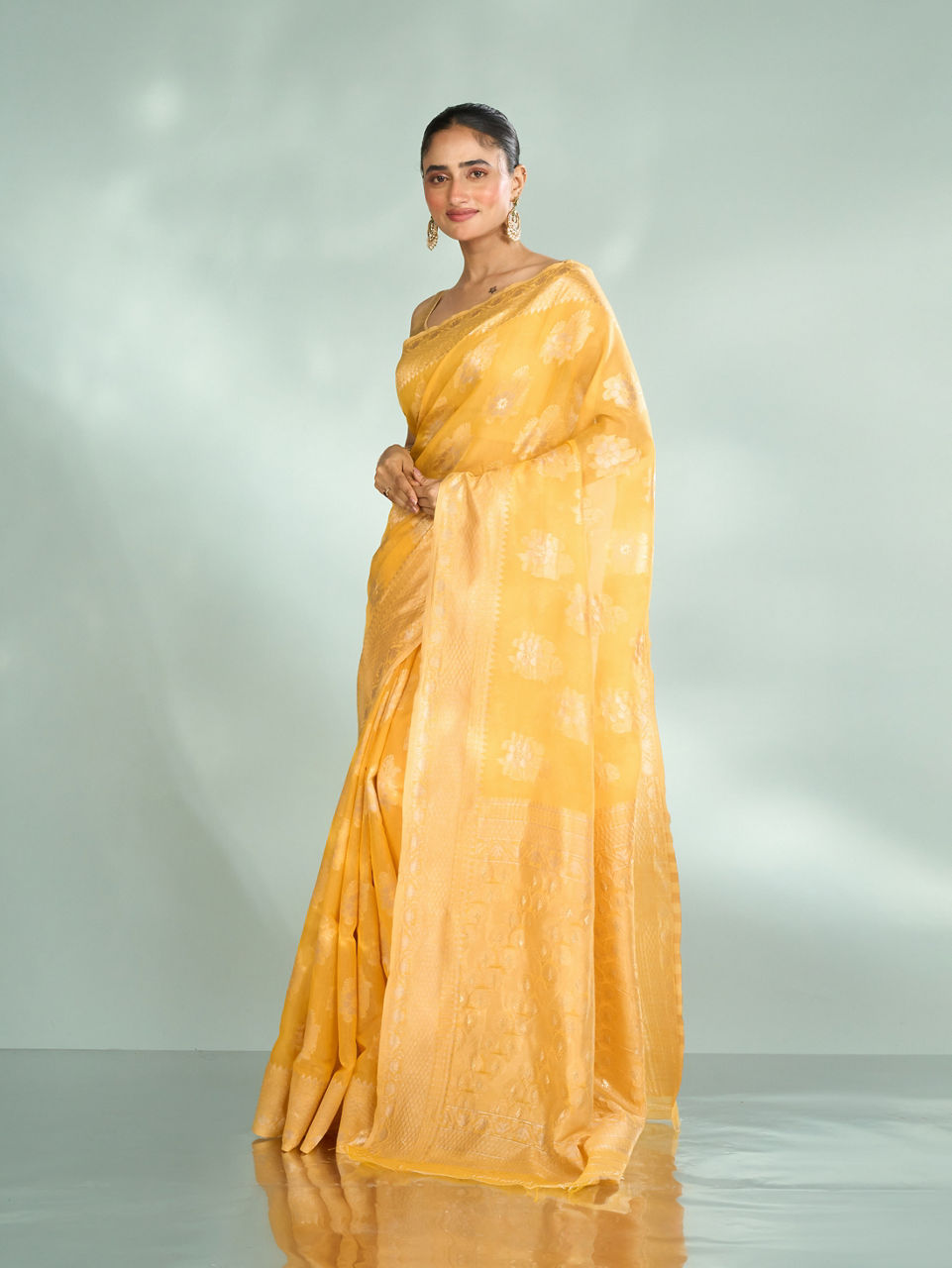 Mohey Women Sunny Elegance Saree