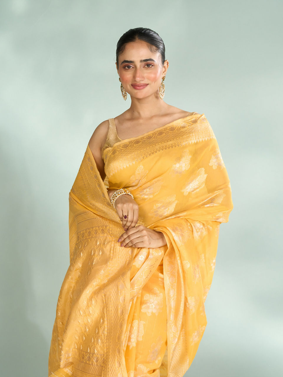 Mohey Women Sunny Elegance Saree