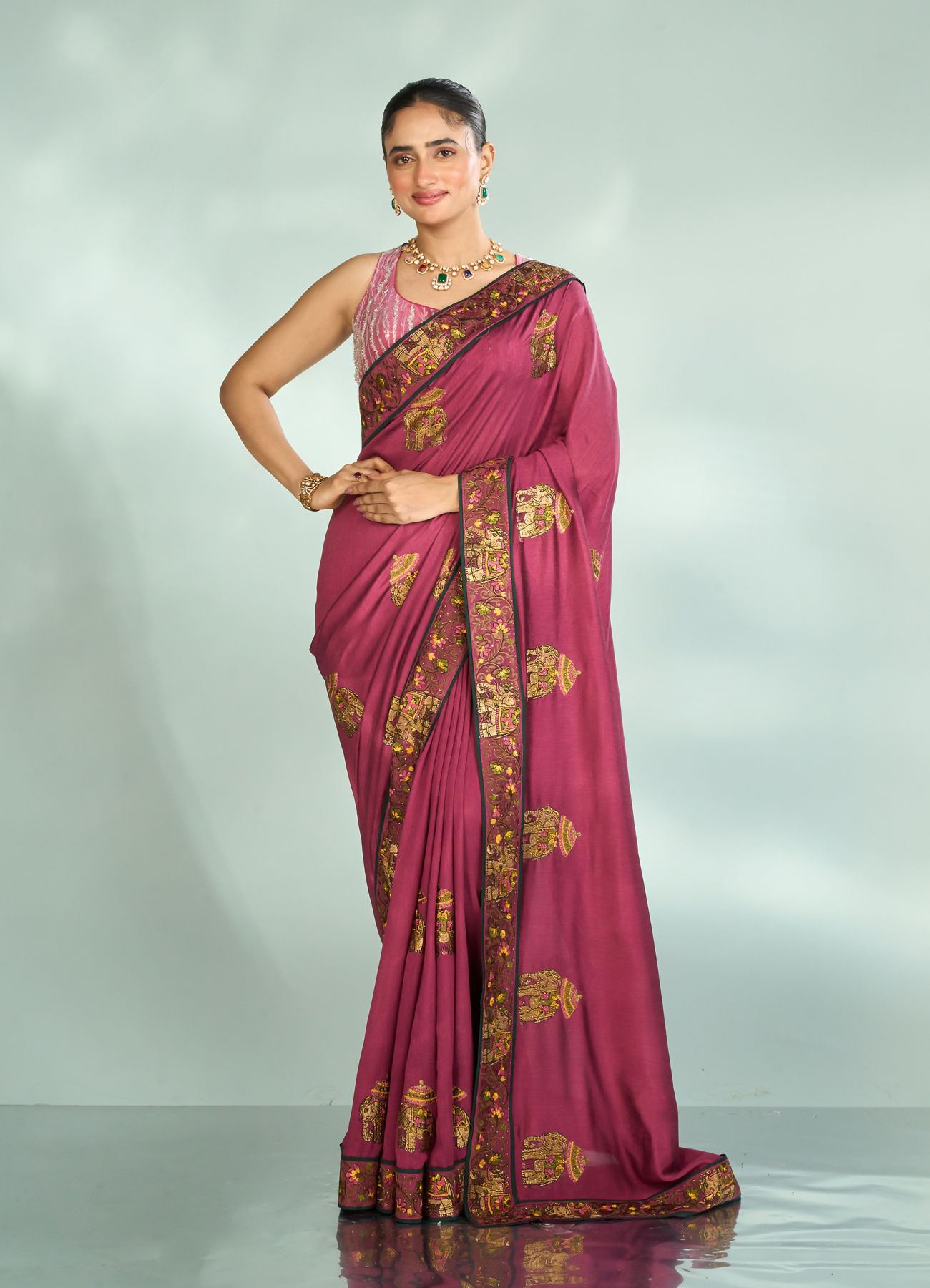 Mohey Women Elegant Pink Saree