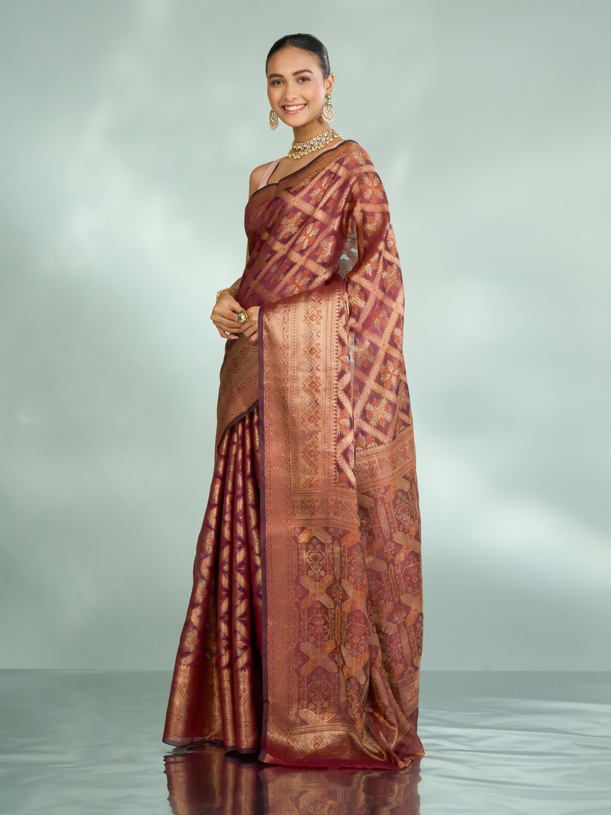 Mohey Women Radiant Wine Saree