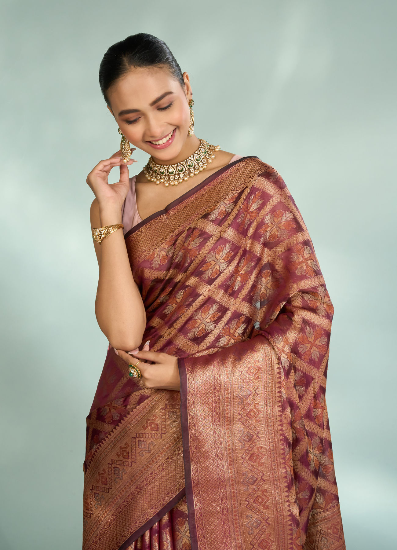 Mohey Women Radiant Wine Saree
