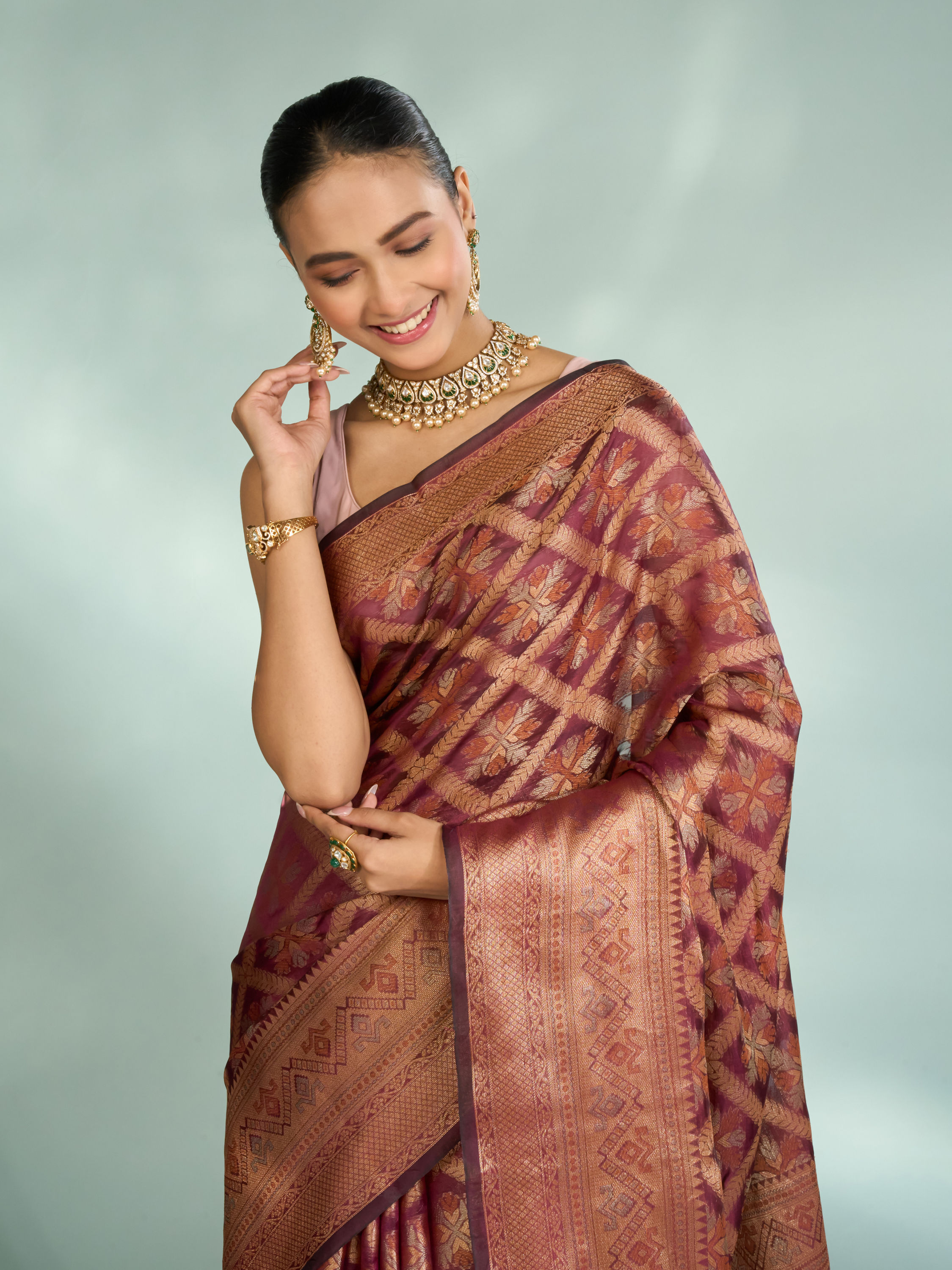 Mohey Women Radiant Wine Saree