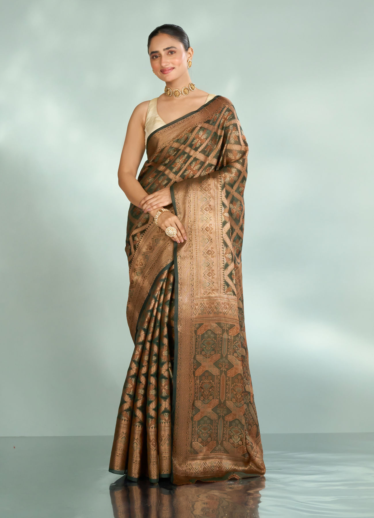 Mohey Women Emerald Euphoria Saree